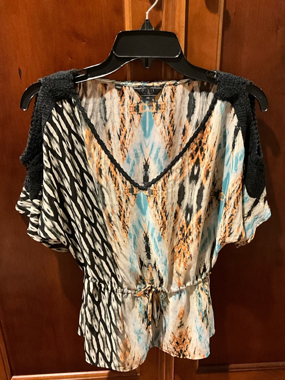 GUESS Women's Multicolor Printed Cold-Shoulder Top Size XSmall